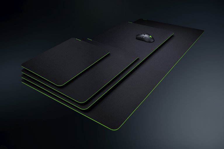 Razer Gigantus V2 Soft Gaming Mouse Mat for speed and control - Medium/Large/XXL/3XL